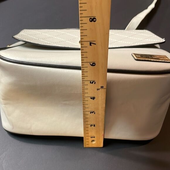 Bella Russo Womens Stone Gray Handbag with Detachable Stap. - Picture 10 of 10